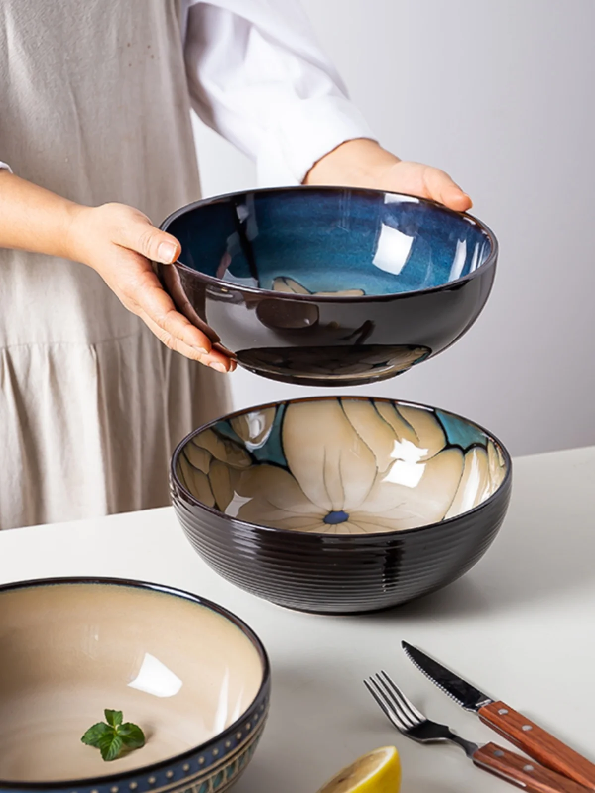 

Creative European Sle Large Size Cerc Bowl Hand-Painted Underglaze Color Fruit Bowl Dining Utensils Orchid Flower Pattern