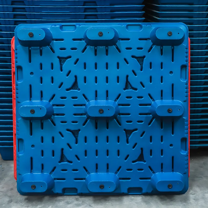 Carrello elevatore con pallet da nove piedi per stampaggio a soffiaggio con pallet in plastica, magazzino con pallet in plastica, pad logistico a prova di umidità