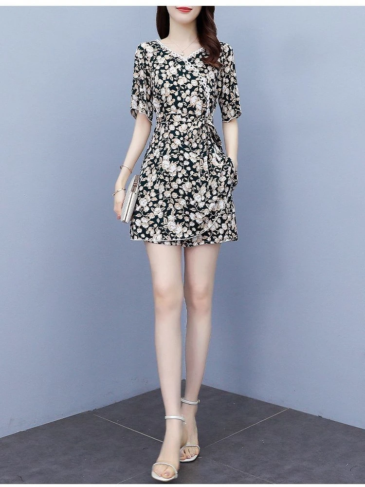 

Summer 2026 Fashion Slimming Printed Top Set Large Size Women's Clothing Stylish Two-Piece Suit Female V-Neck Short Sleeve
