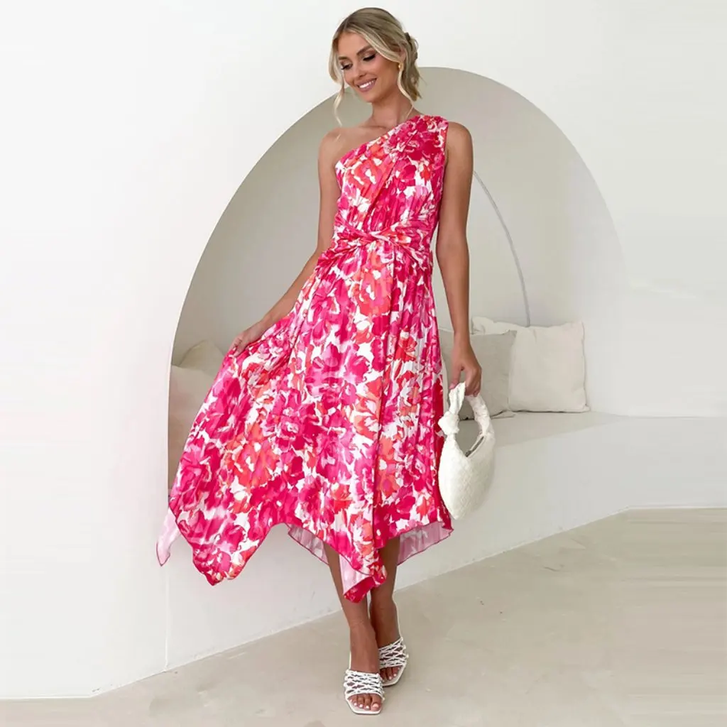 ชุดเดรสกระโปรงพลีทพิมพ์ลายสไตล์เซ็กซี่สำหรับฤดูร้อน ไหล่เฉียงชายกระโปรงบานใหญ่ ดีไซน์โดดเด่น เหมาะสำหรับใส่ไปไนท์คลับสำหรับผู้หญิง