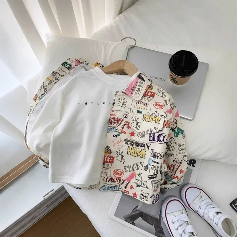 Верхняя одежда для мальчиков, рубашка, рубашка, новинка 2024, весенний джинсовый топ с граффити, подарочная одежда на День защиты детей от 2 до 8 лет, одежда