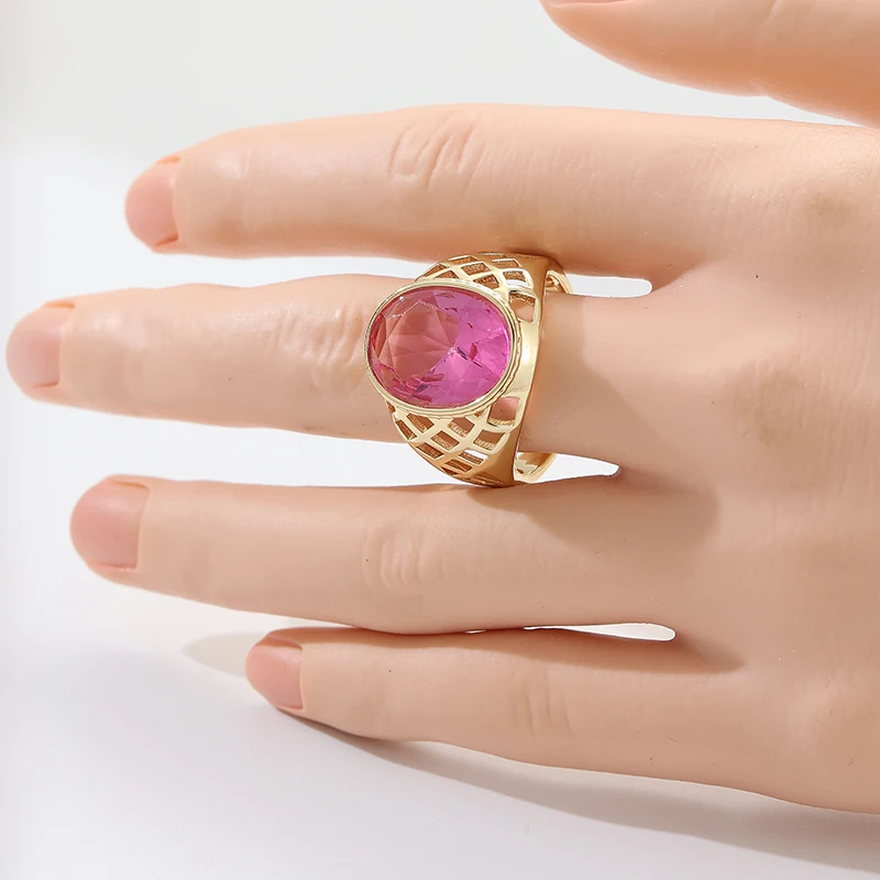 Vintaghe Inlaid Pink CZ Women's Ring Gorgeous Gold Color Hand Carving Daily Wear Party Jewelry Anniversary Gift