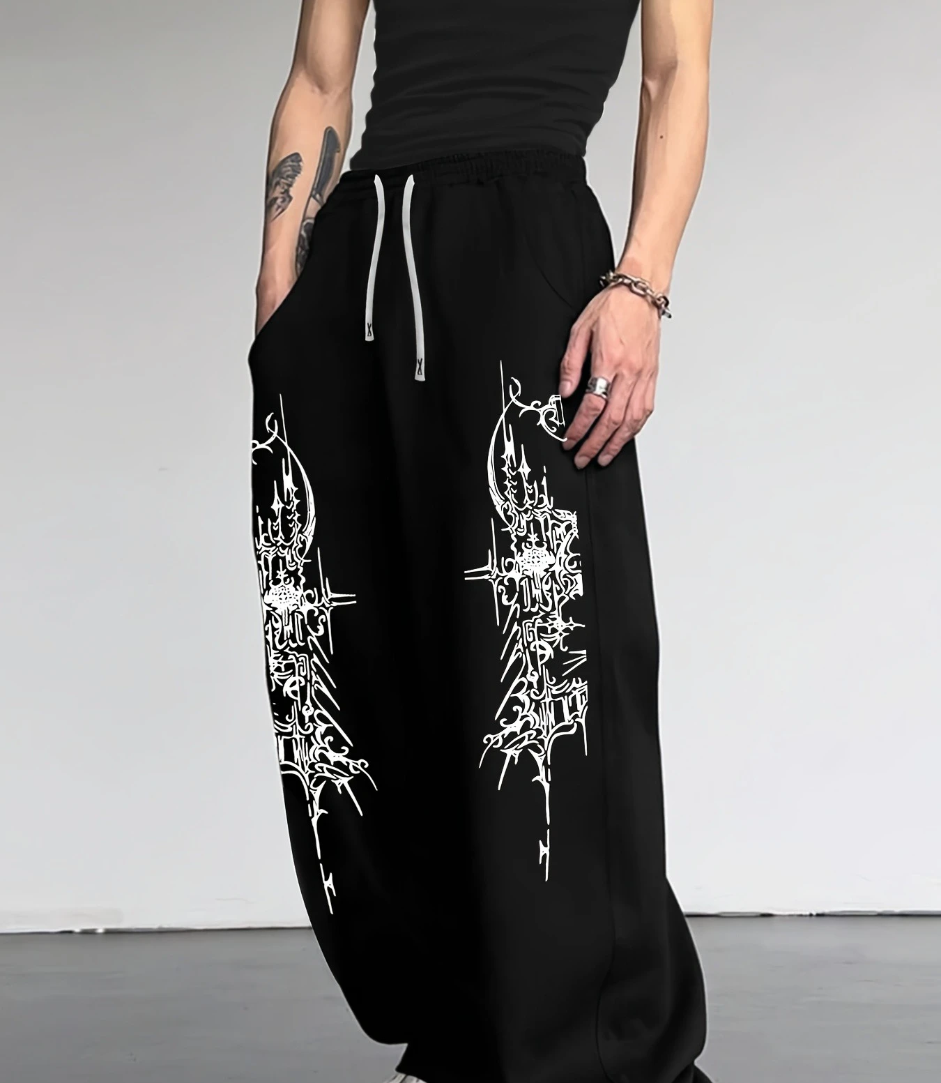 

Модные новые ретро-готические текстурированные свободные брюки с 3D-принтом для активного отдыха, уличного стиля, хип-хопа, повседневные, больших размеров, коллекция 2026 года