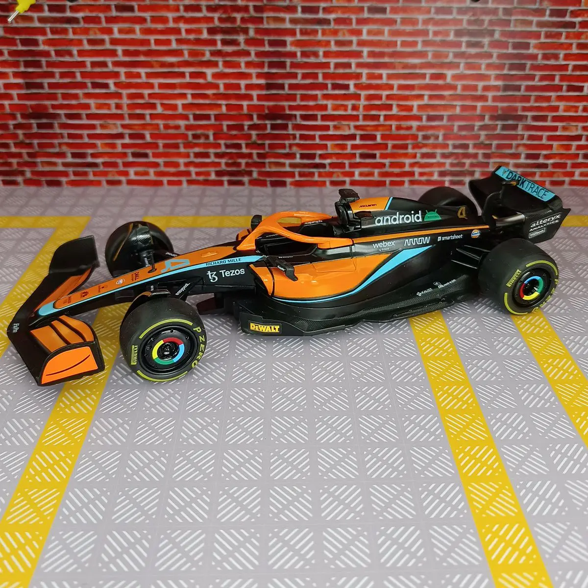 1:24 McLaren F1 MCL36 Alloy Car Model Metal Diecasts Toy Vehicle Racing Car Rally Racing Simulation Car for Boy Collection Gifts