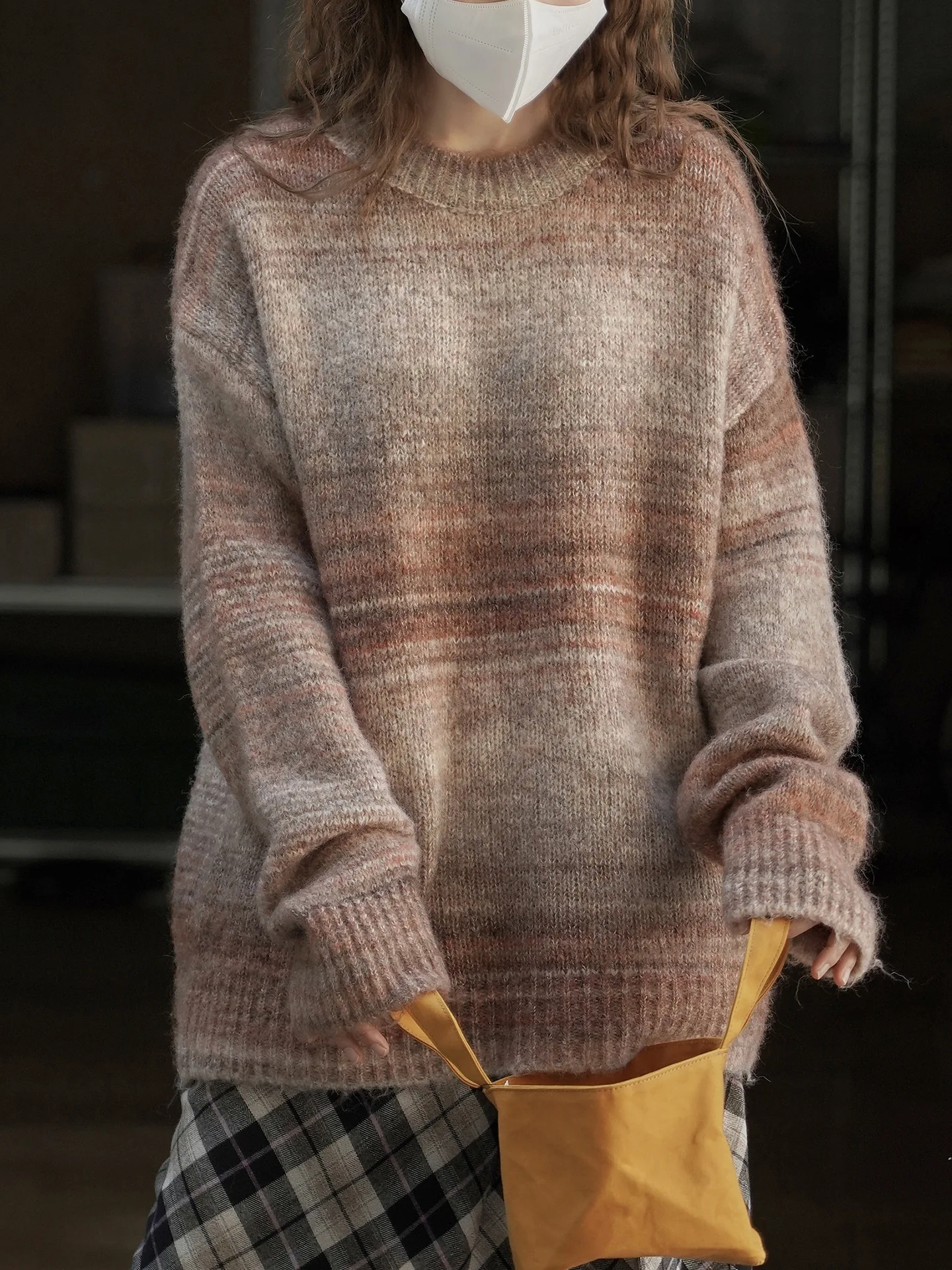 Invierno nuevo coreano retro gradiente contraste rayas suéter de lana cuello redondo top suelto para mujeres