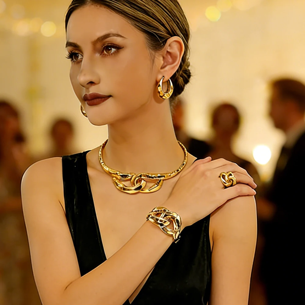 

Dubai Jewelry Gold Color Necklace Fashion Earring Bangls Jewelry African Ring Set Women Luxury Deisgn Jewelry Wedding Party Gift