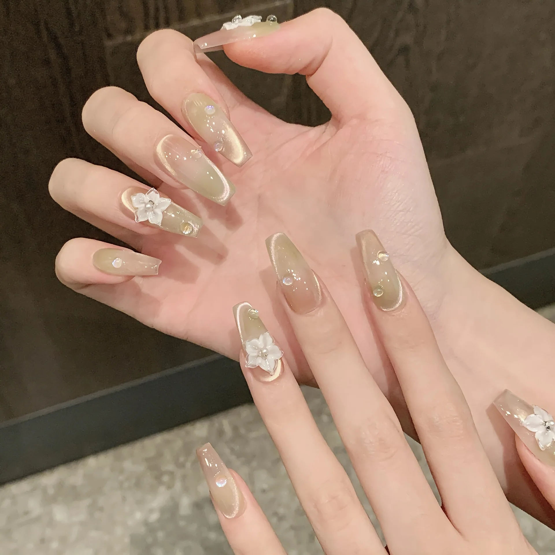 10pcs Gradient Cat's Eye Handmade False Nail Tips Mid-length Oval Nails Sets Rhinestone Flower Design Press on Fakes Nails Art