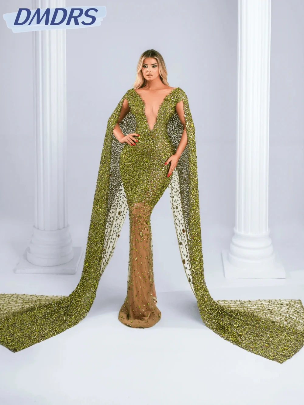 

Green Gorgeous Crystal Sheath Long Evening Dress Illusion V-neck Cape Sleeve Wedding Party Gown Customized Stunning Prom Dresses