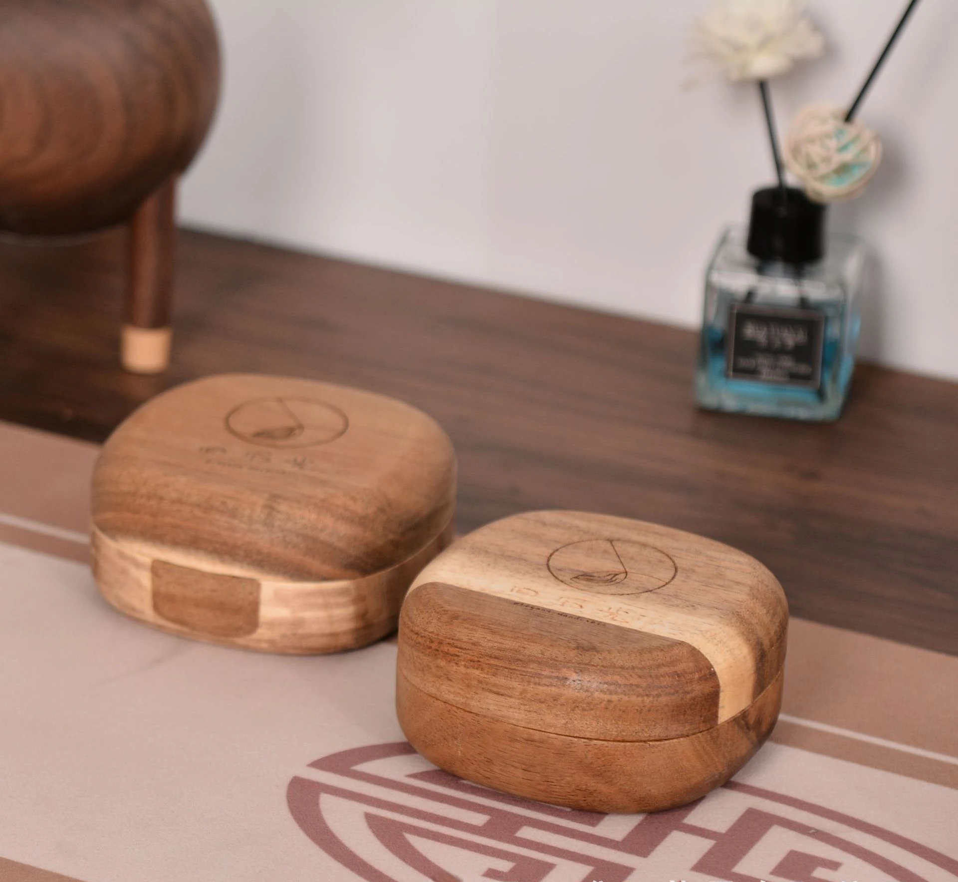 

Acacia Wood Jewelry Box Desktop Earrings Bracelet Jewelry Packaging Box Solid Wood Portable Jewelry Wooden Box