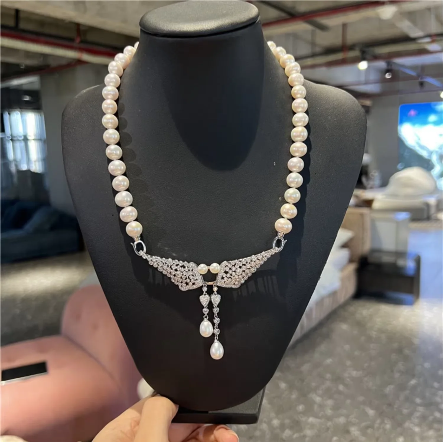 

Women's Natural freshwater pearl short clavicle necklace