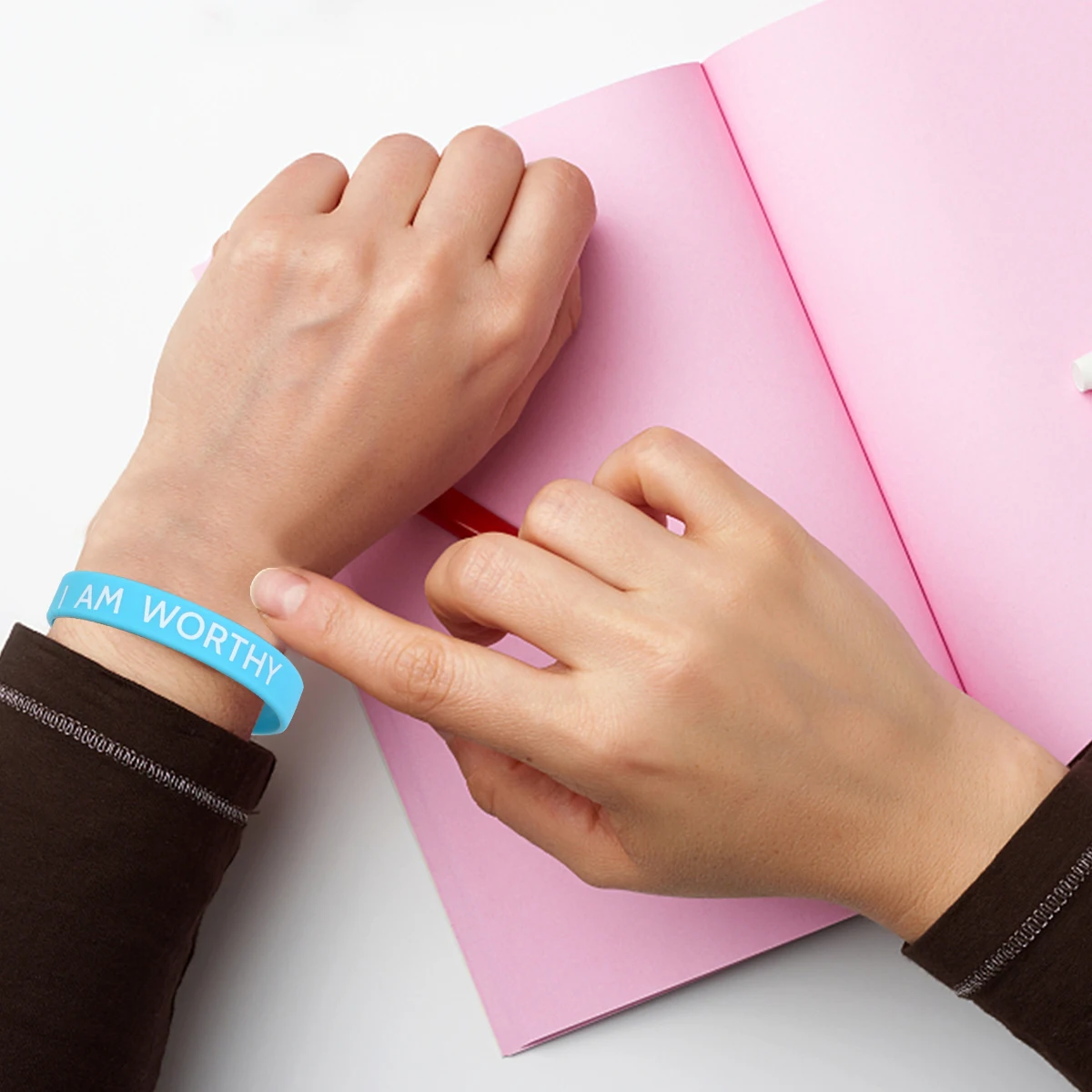 

12PCS Silicone Wristb Comfortable Decorative Party Themed Patterns Ladies Men Wristb s Colored Silica Gel Bracelet