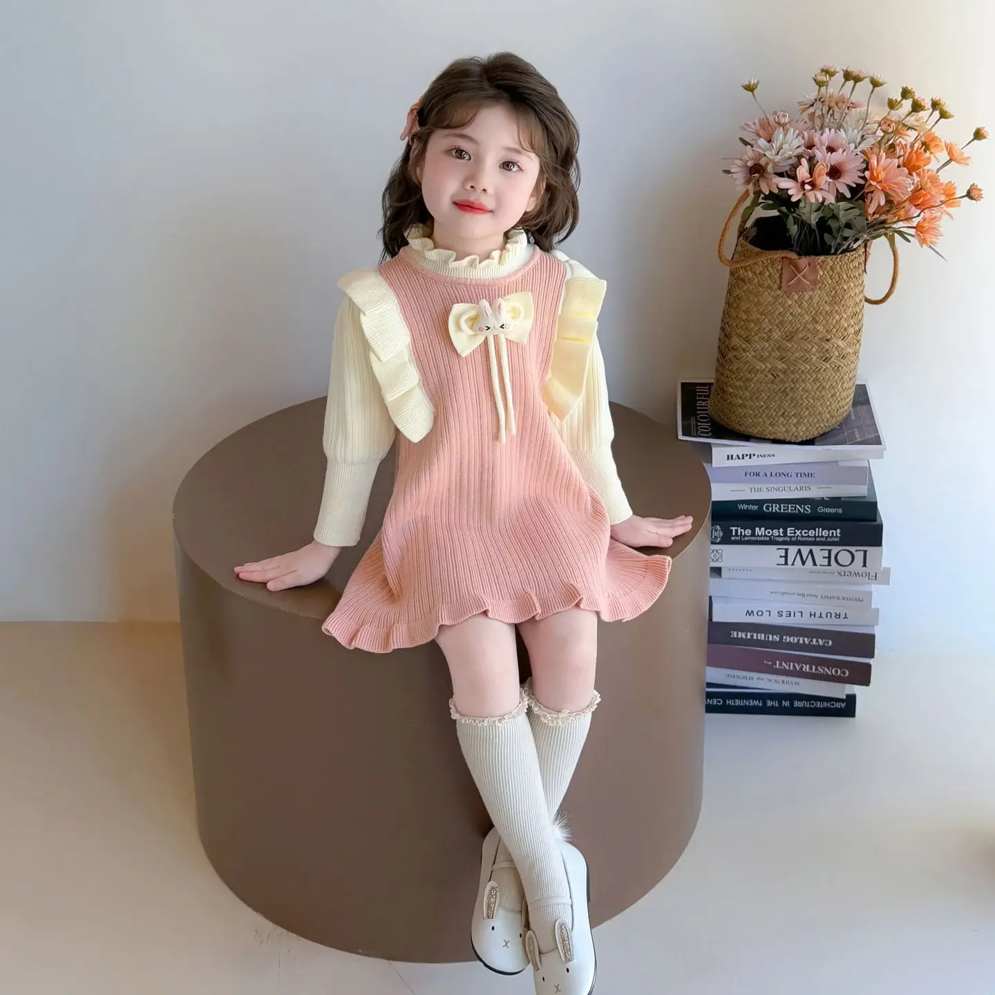 

Новинка 2023 года, осенне-зимнее вязаное платье-свитер в корейском стиле для маленьких девочек, стильное хлопковое платье принцессы, детский новый стиль, осень-зима