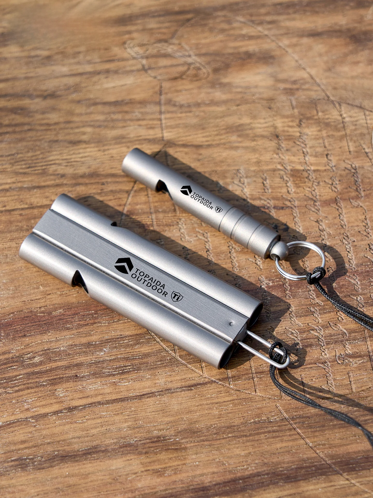 Pure Titanium High Frequency Survival Whistle Titanium Metal Outdoor Emergency Camping Gear Portable Wilderness Signal Whistle