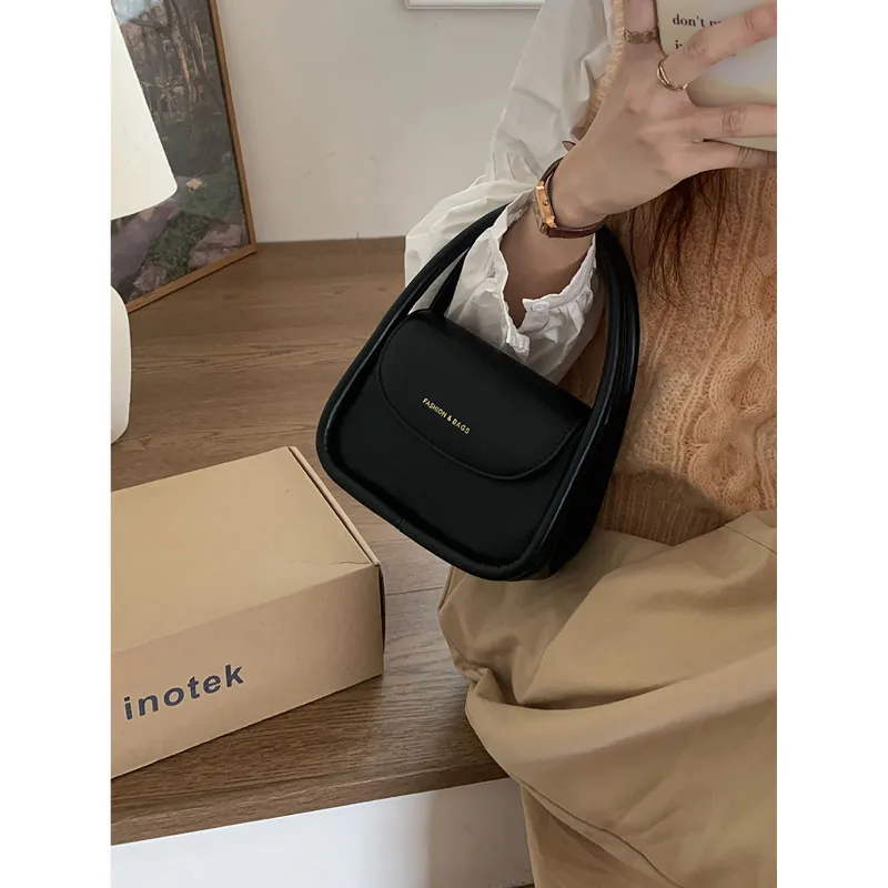 Mini Texture Red Handbag Korean Version Simple Wind Square Crossbody Bag Women 2023 Autumn Winter New Fashion Pop Underarm Bag