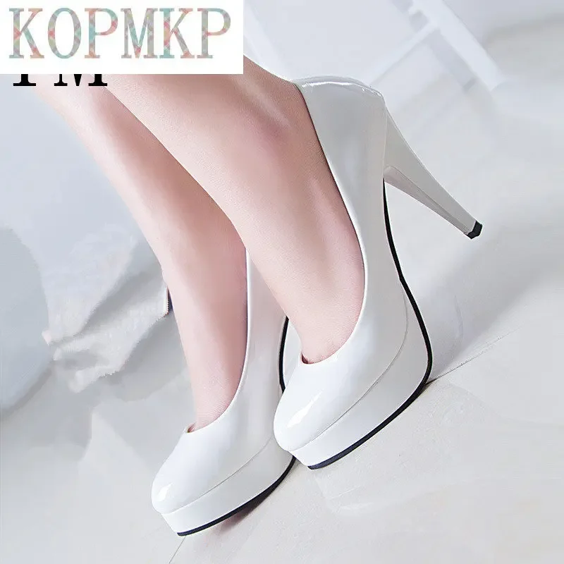 Fashion Mature Women Pumps Classic Patent Leather High Heels Shoes Nude Sharp Head Paltform Wedding Women Dress Shoes Plus 34-42