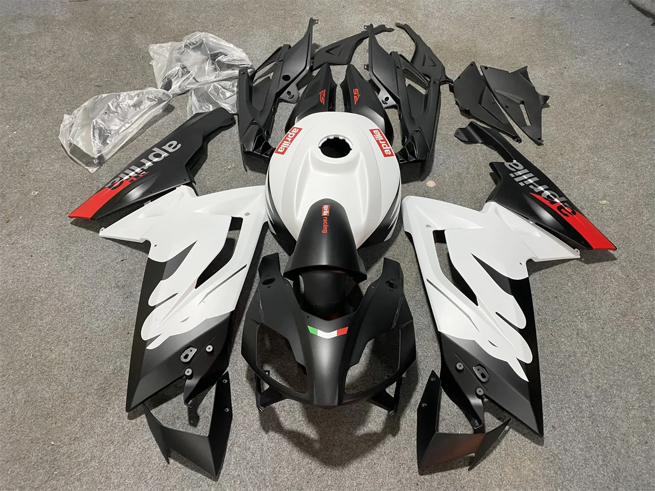 

Motorcycle fairing for Apulia RS125 2006 2007 2008 2009 2010 2011 RS125 06-11 Fairing White Black Red
