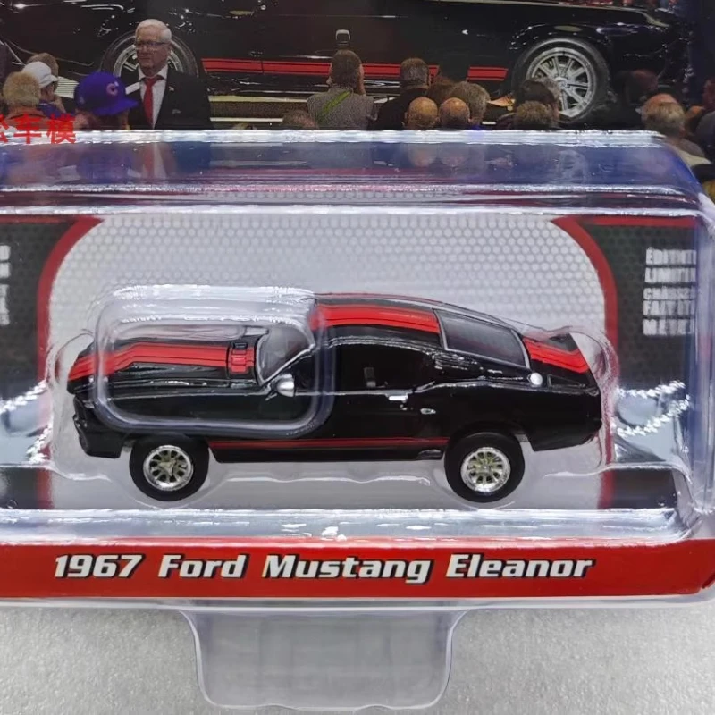 

Green Light 1:64 1967 Mustang Shelby, Limited Edition Model Original Wrapping Wall Hanging Gift for Friends