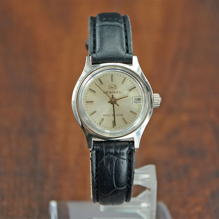 Montre mécanique à mains femme une élégance intemporelle pour une vie quotidienne riche de sens
