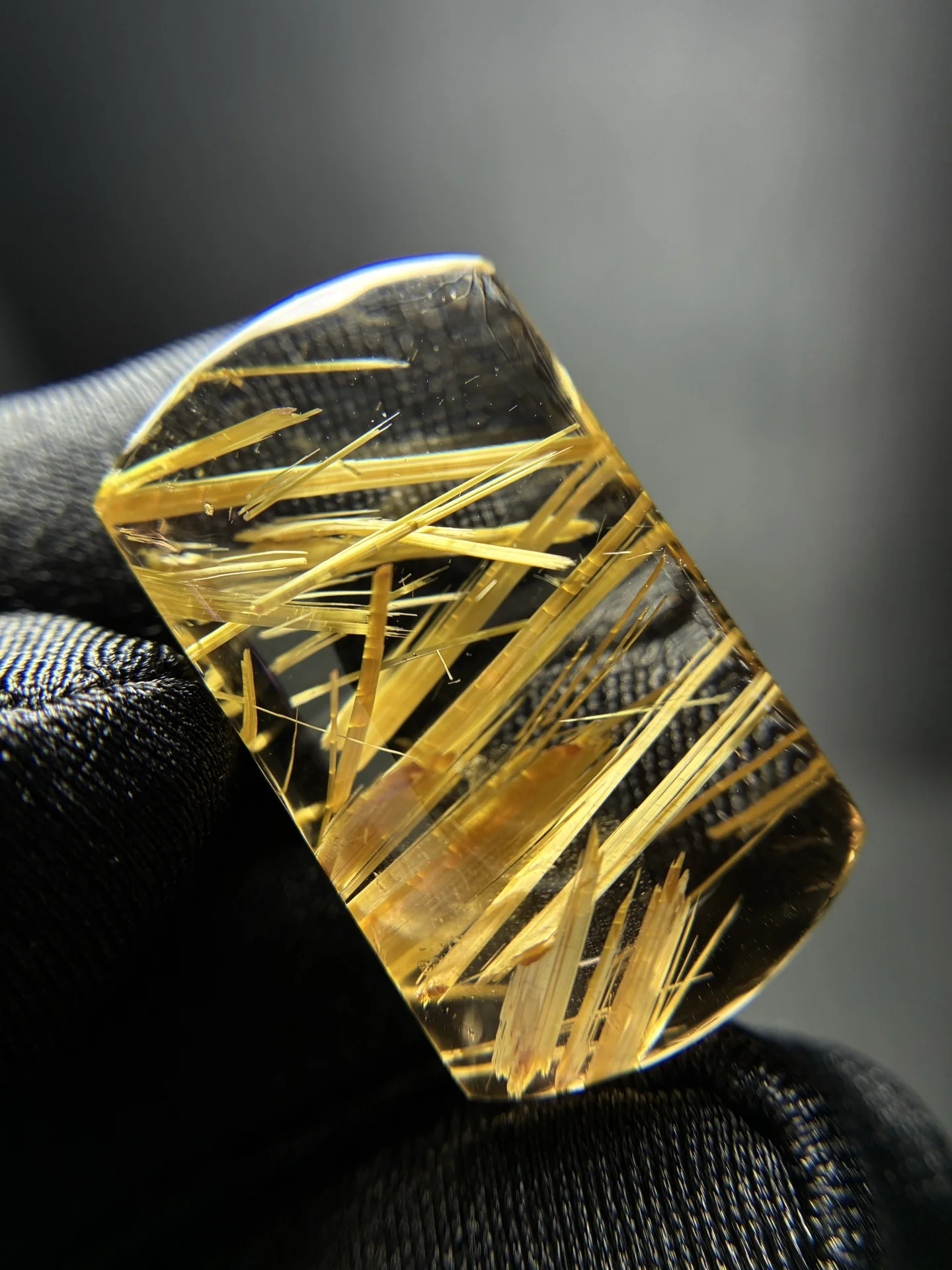 

Real Natural Brazil Gold Rutilated Quartz Pendant For Women Lady Men Wealth Healing Crystal 27mm Gemstone Beads Jewelry AAAAA