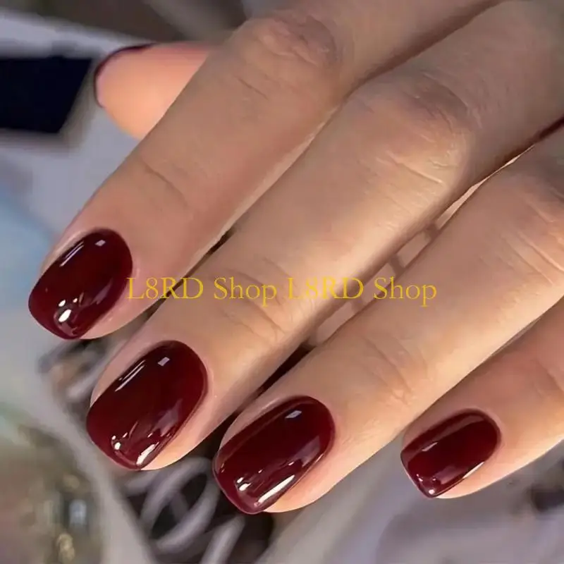 L8rd 24pcs قصيرة المربعة المربعة الأظافر اللامعة لعيد الحب لعشاق الموضة
