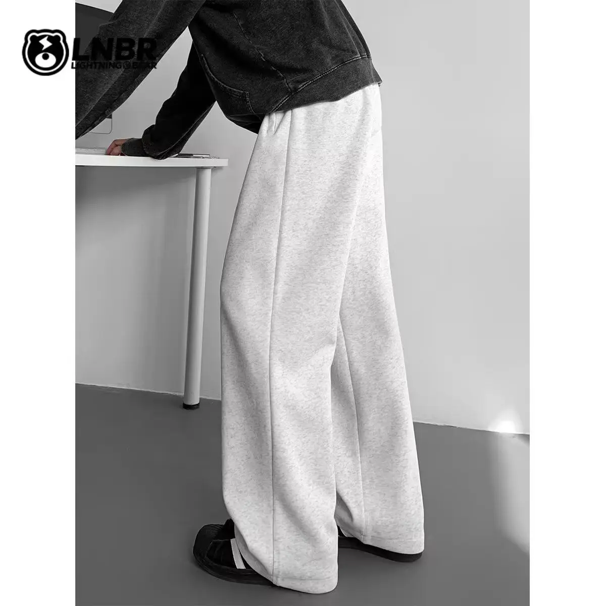 

Мужские весенне-осенние свободные спортивные брюки 2025, новый стиль, повседневные прямые брюки, весенние и осенние широкие спортивные штаны