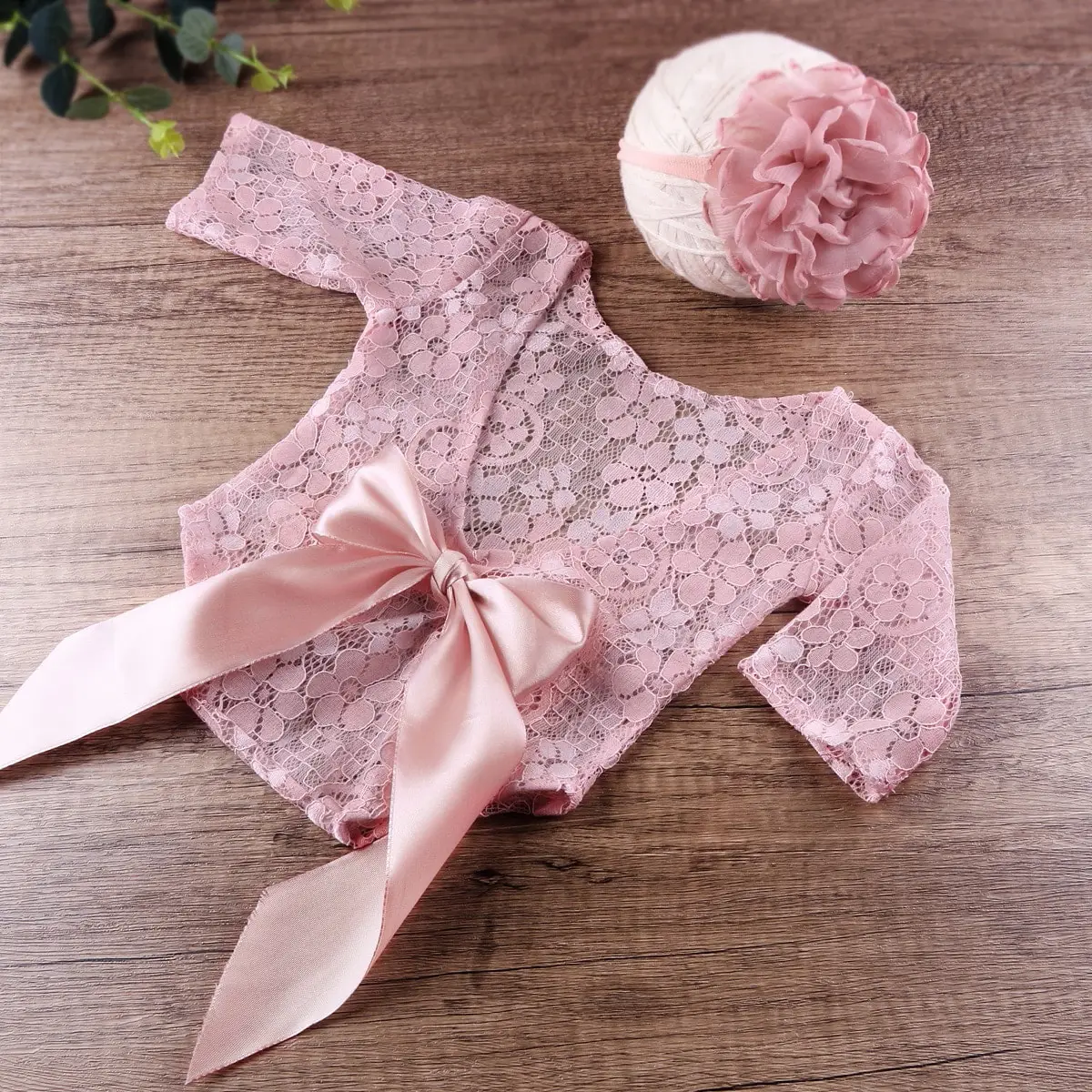 Ylsteed Newborn Photoshoot Outfit Big Bowknot White Long Sleeve Lace Romper with Headband Photo Props for Infants Portrait prop