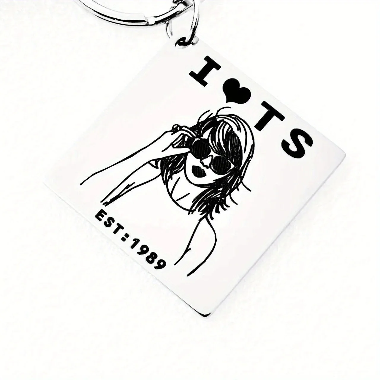 Taylor Swiftie， Star portrait keychain - the perfect commemorative gift for TS fans, a simple and elegant accessory