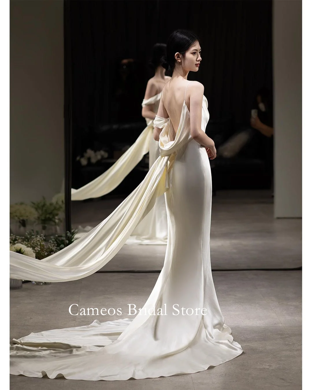 SONDR Spaghetti Straps Korea Elegant Vintage Ivory Wedding Dress Customized Bride Dress 웨딩드레스 Sexy Backless Wedding Gown Bridal