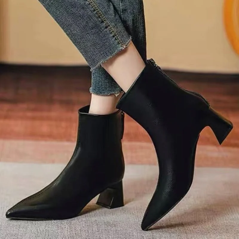 خمر القطن الدافئة النساء حذاء من الجلد موضة أنيقة ساحة تو أحذية الخريف الشتاء كعب سميك المرأة الجوارب القصيرة