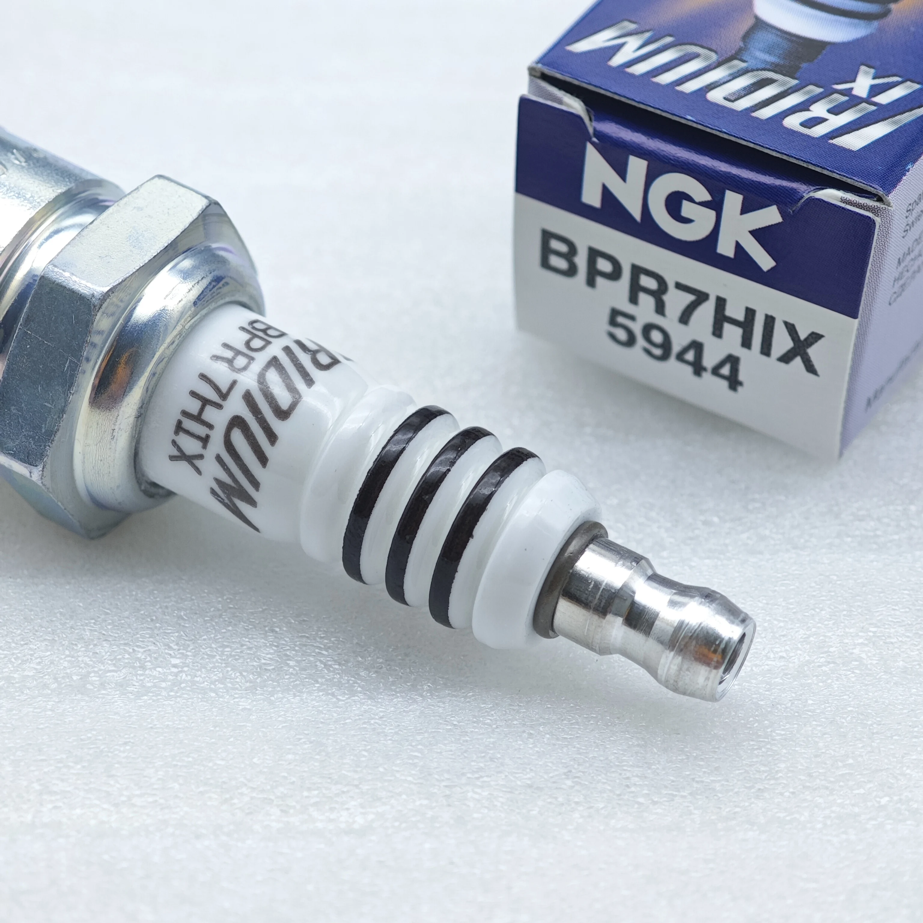 1pcs BPR7HIX 5944 NGK Iridium IX Spark Plug Upgrade BP7HS BPR7HS