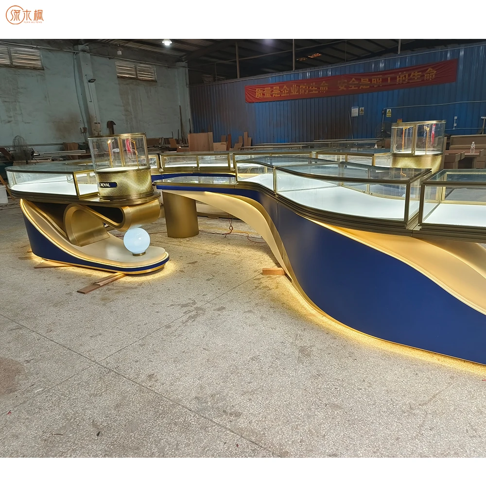 ออกแบบร้านขายเครื่องประดับ ตู้โชว์เครื่องประดับสั่งทำ ตกแต่งภายในหรูหรา ตู้โชว์กระจกสั่งทำ เฟอร์นิเจอร์สั่งทำ ตู้ขายเครื่องประดับสำหรับห้างสรรพสินค้า