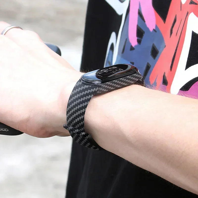 Xiaomi Mi Band 7 NFC対応 カーボンファイバーストラップ リストバンド スマートウォッチ MIband 5 シリコンブレスレット correa Mi Band 4 5 3 6 アクセサリー