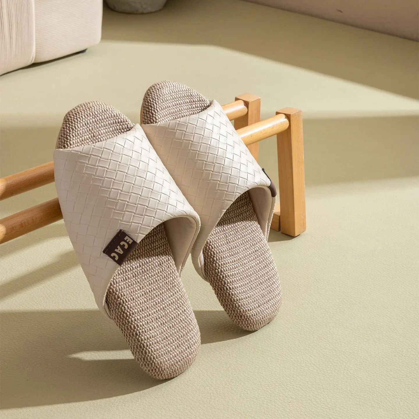 2026 New Spring/summer Linen Slippers Couple Home Slipper Sweat Absorbing and Non Slip Indoor Four Season Cool Slippers