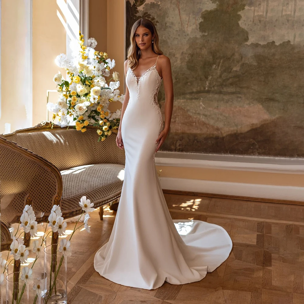 Customized Sexy Mermaid Court Train Women's Wedding Gowns Back Lace Fit and Flare Sleeveless Lace Appliques Wedding Dresses