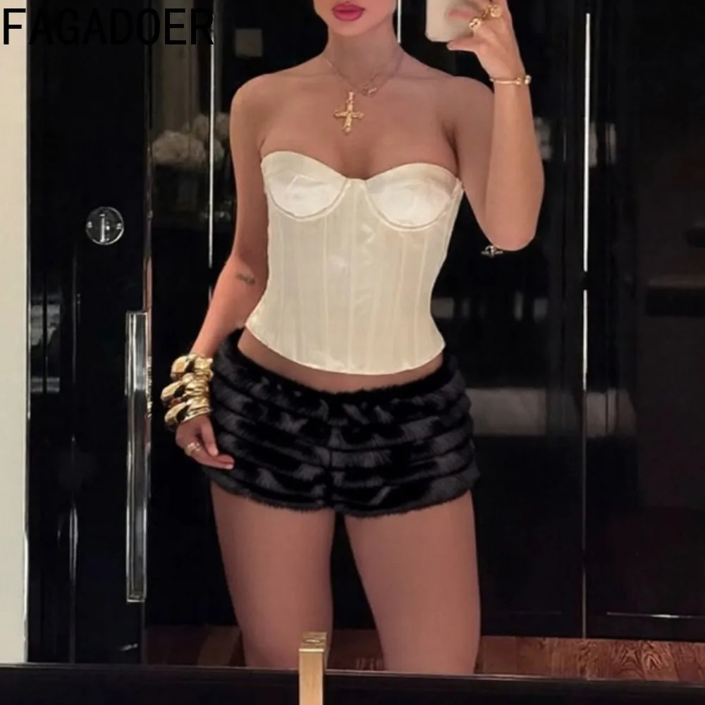 FAGADOER Winter Nieuwe Sexy Bont Patchwork Bodycon Shorts voor Vrouw Effen Kleur laagbouw Shorts Vrouwelijke Y2k Streetwear Bodems 2025