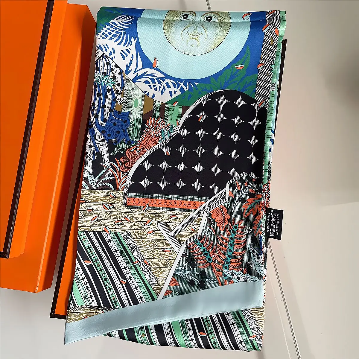 

Популярный французский новый солнечный женский модный универсальный двухслойный длинный декоративный саржевый шарф с принтом, модный трендовый подарок