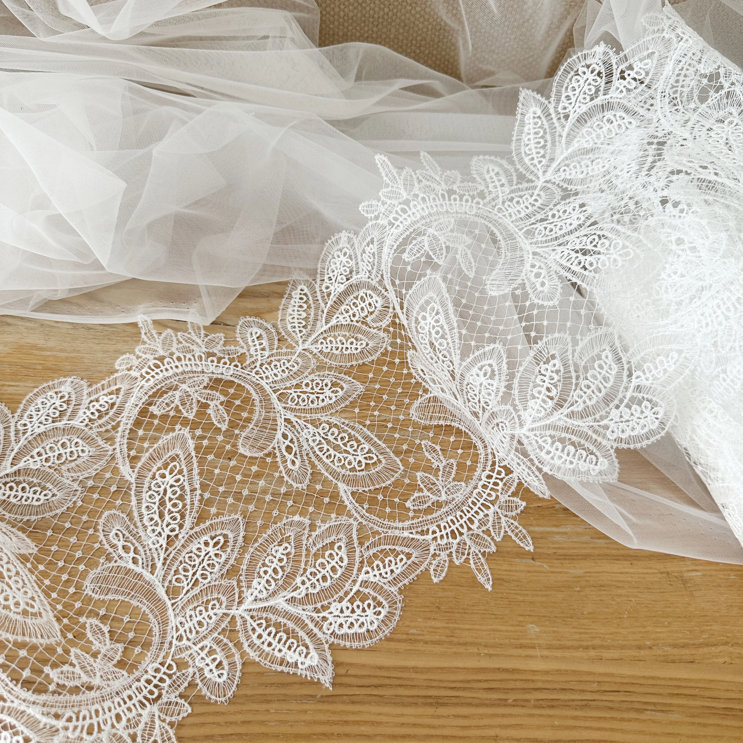 2 Yards Crochet Lace Trim in Ivory , Bridal Veil Straps for Wedding Sash, Headband Jewelry Costume Design