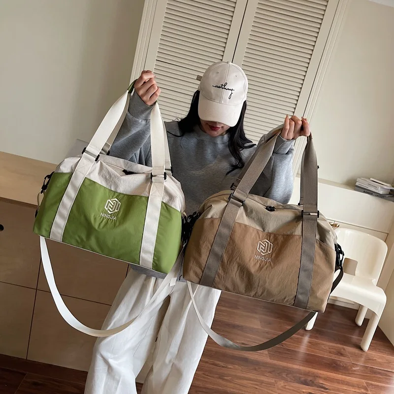 travel-gym-duffel-stylish-wet-dry-training-bag-for-short-trips-business-–-unisex-hand-carry-luggage