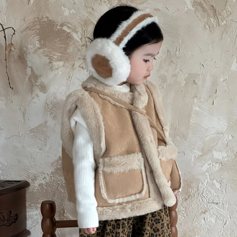 الفتيان والفتيات سترة الغزلان الجلد المخملية مركب صوف الضأن شتاء دافئ الكتف أعلى 2025 ملابس الأطفال الجديدة مع علة