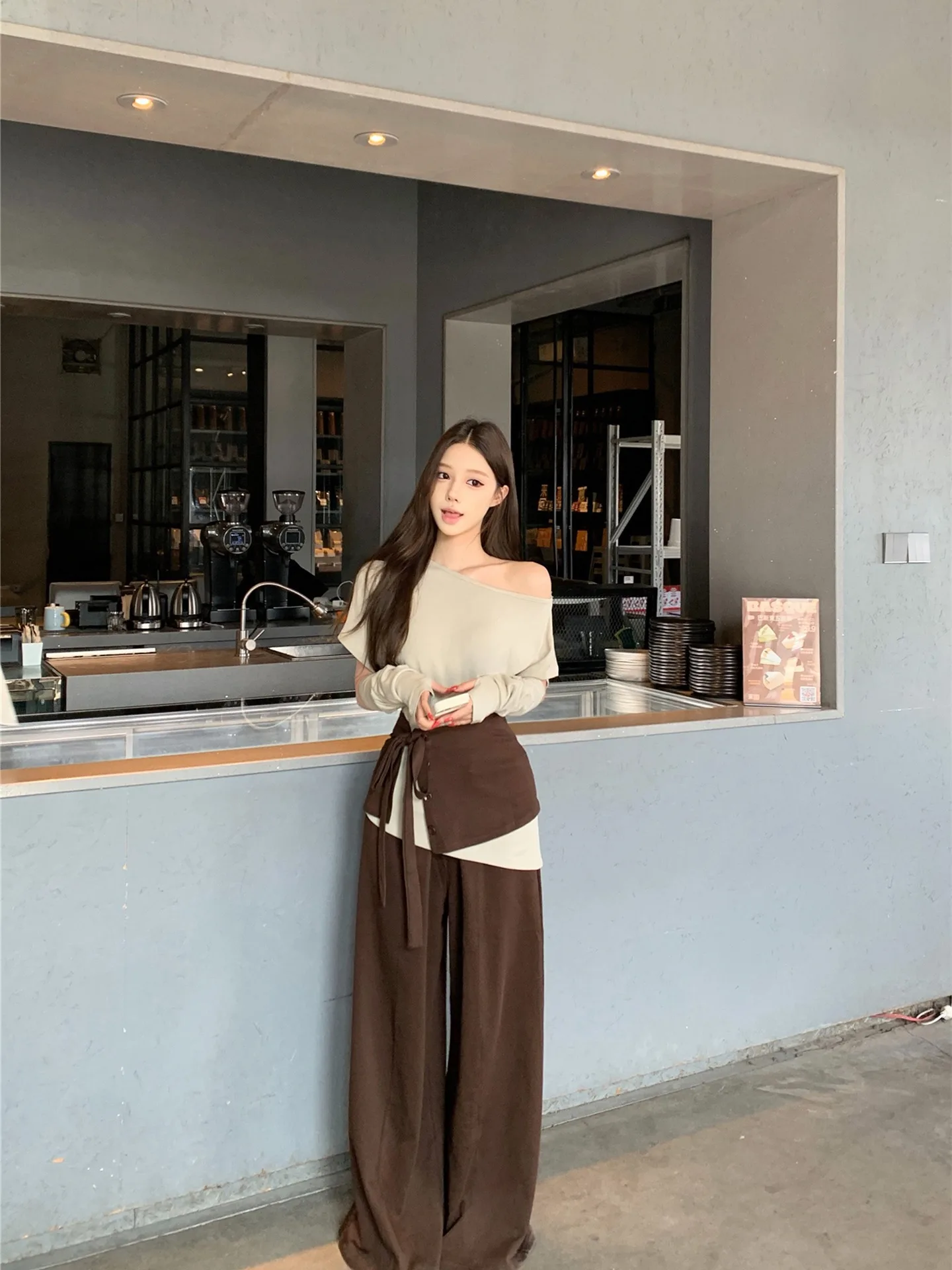 

Fashionable High Waist Loose Women's Two-Piece Set Chic Shoulder Slope Color Apricot Spring Casual Pants Comfortable T-Shirt