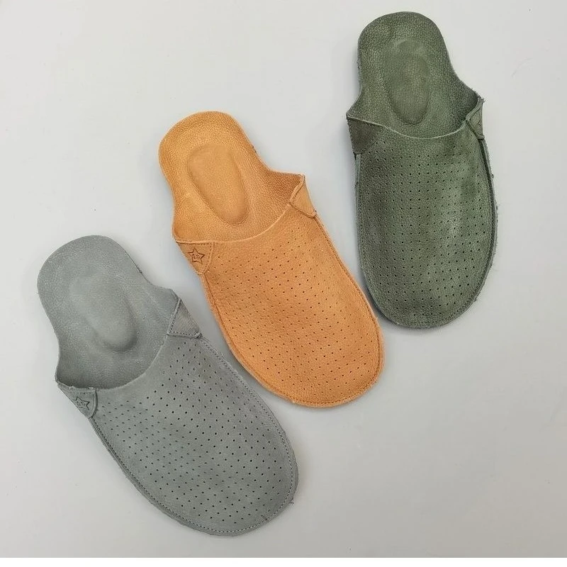 

Тапочки-мулы из натуральной кожи, мужские летние тапочки из воловьей кожи, дышащая мягкая подошва, крутые летние тапочки ручной работы в стиле ретро