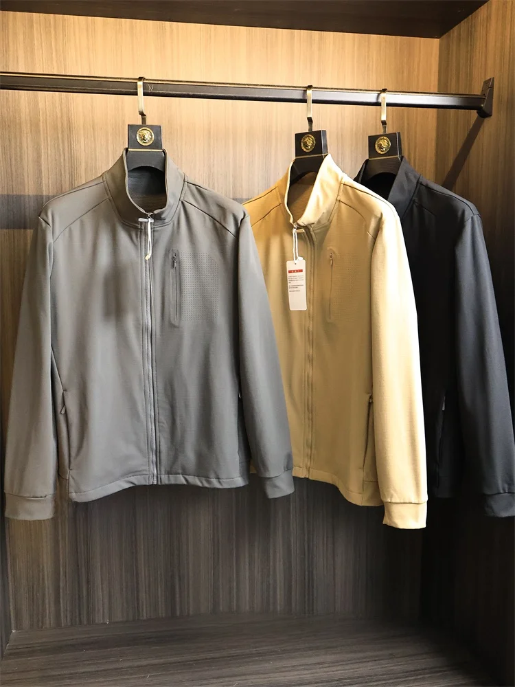 

Мужская мода Soft ell Jaet, осень-зима, ПК Cosite Fce, теплая сли, с капюшоном, с дырочным отверстием, Sl, подставка Jaet