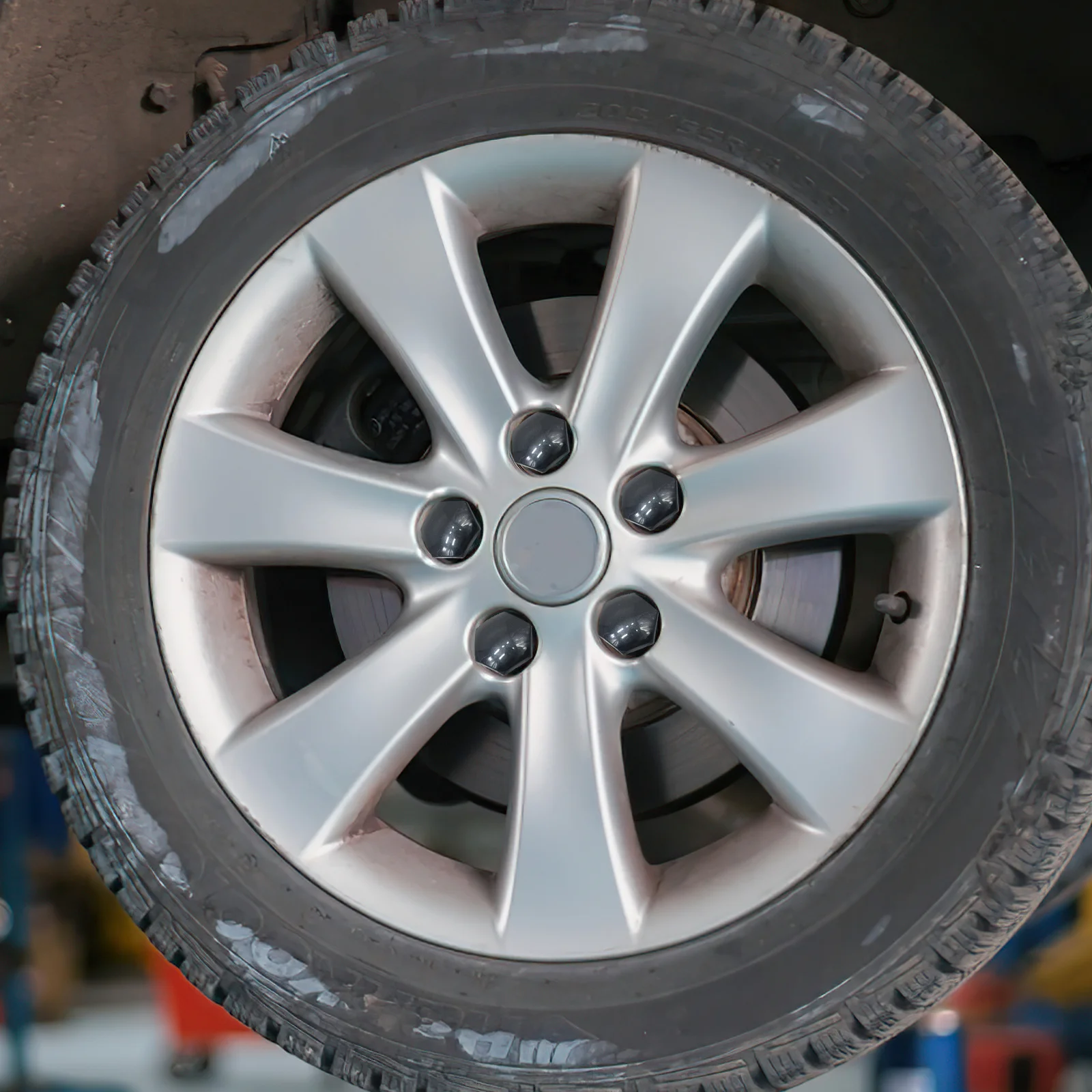 

20Pcs Car Lug Nut Protective Covers Durable Nylon Bolt Caps Rustproof Wheel Screw Caps Lug Nut Covers Car Exterior Accessories