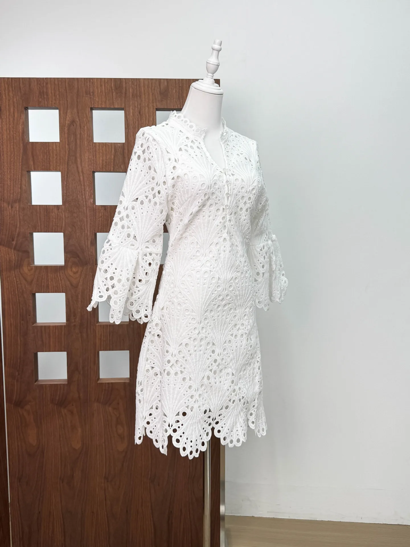 Women Sexy Long Sleeve White Elegant Evening Party Birthday Gown High-end Lace Cut-out Trim Wedding Cocktail Dresses Vestido