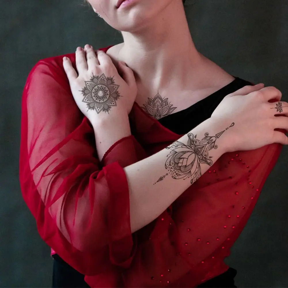 Mehndi 스티커 여성을위한 가짜 문신 어린이 인도 꽃 검은 문신 스티커 헤나 문신 바디 아트 스티커 임시 문신
