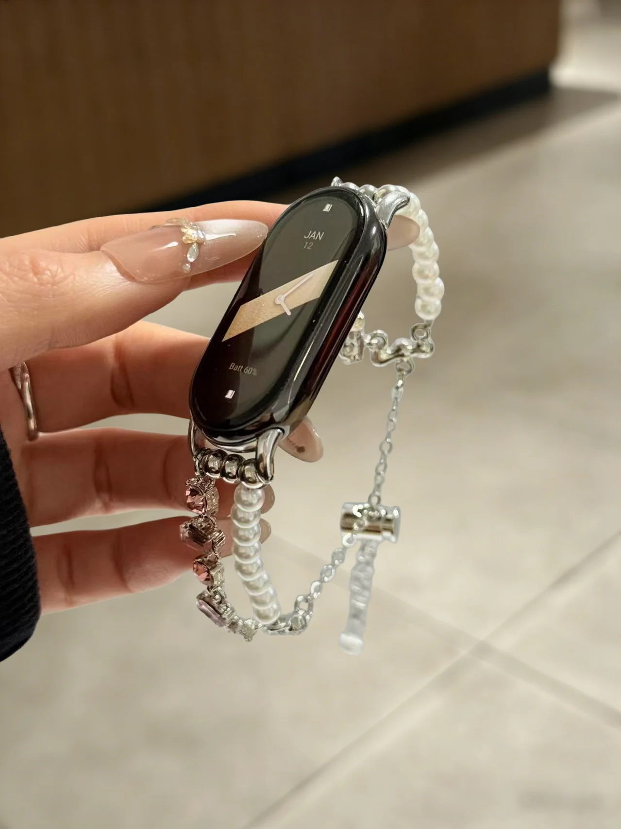 

Блестящий ремешок с двойной цепочкой и жемчугом, подходит для Xiaomi Band 8Pro/9Pro, для Mi Band 3/4/5/6/7, 8/8NFC/9/9NFC/10/10NFC, для Redmi.