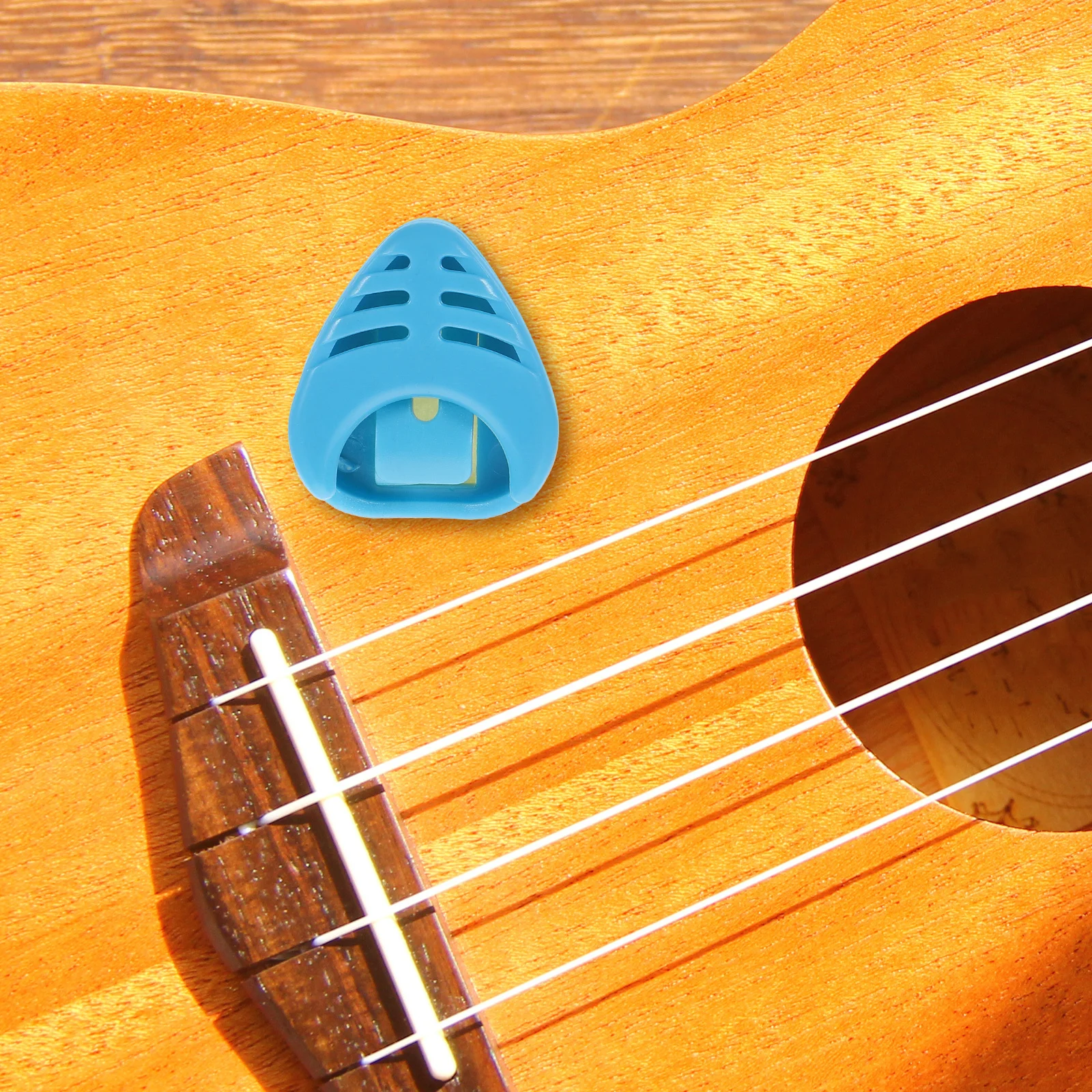 

6Pcs Plastic Guitar Pick Storage -Shaped Mini Clip Case Lightweight Durable Portable for Guitar Accessories Storage