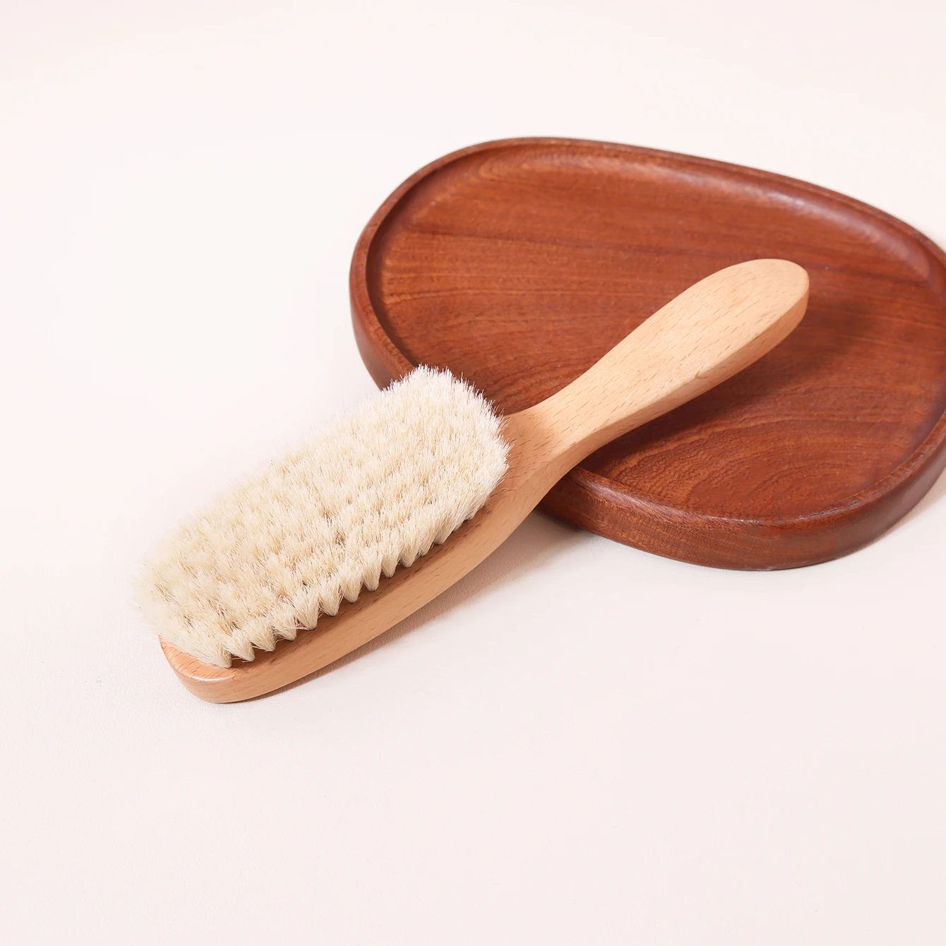 1pc of handle wooden wool or handle wooden bristle hair brush, with a hard bristle hair brush for hairstyle and beard styling