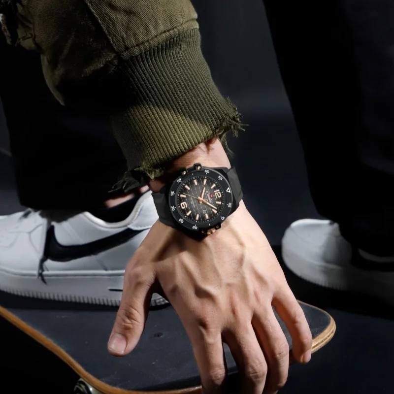 NAVIFORCE NF7122 Lässige Quarzuhren für Herren, Kalender, leuchtend, wasserdicht, Silikonarmband, Sportmode