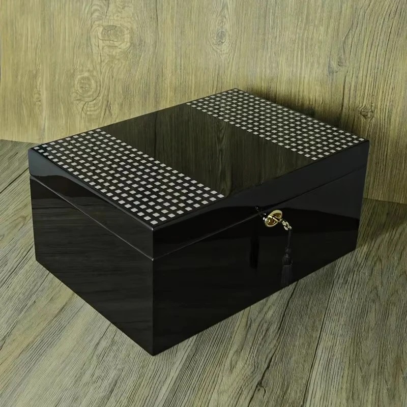 Black Cedar Cigar Humidor with Humidifier Thermometer Golden Lock Portable Cigar Storage Box Men Gift Hold 30-80 Cigars